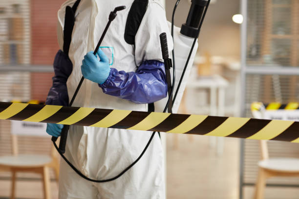 Professional Biohazard technician working in New London, IA
